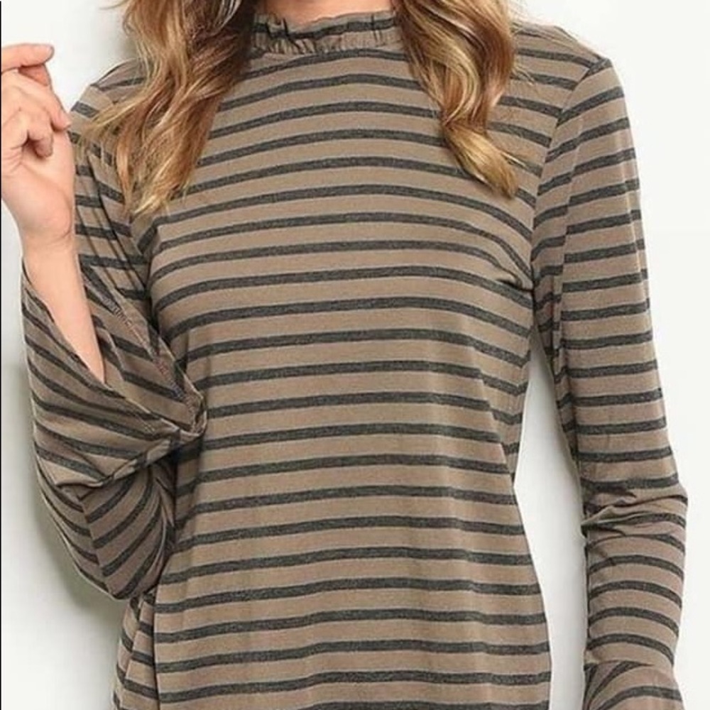 Bell sleeve top